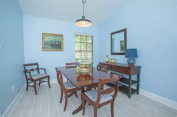 1062 WEAVER DR, Oviedo, FL 32765