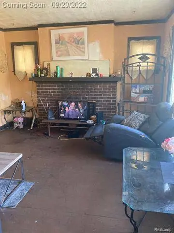 2439 HIGHLAND Street, Detroit, MI 48206