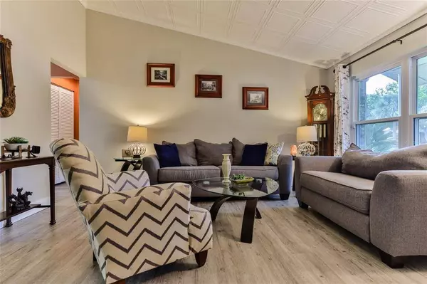 627 CHEROKEE LN, Holly Hill, FL 32117