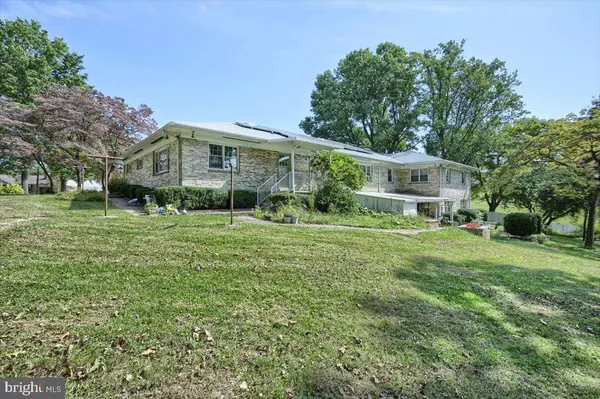 426 TRUDY RD, Harrisburg, PA 17109