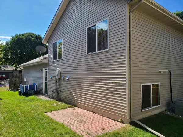 119 Barony RD, Le Sueur, MN 56058