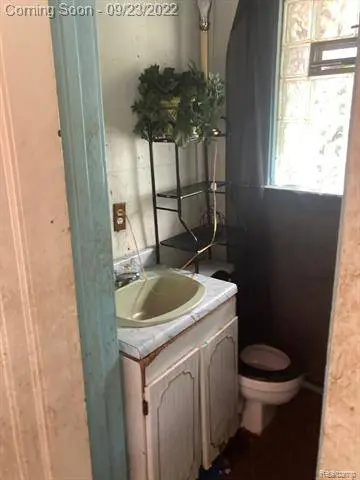 2439 HIGHLAND Street, Detroit, MI 48206