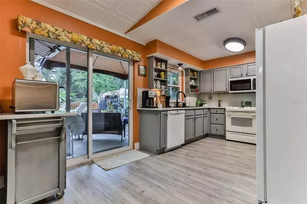 627 CHEROKEE LN, Holly Hill, FL 32117