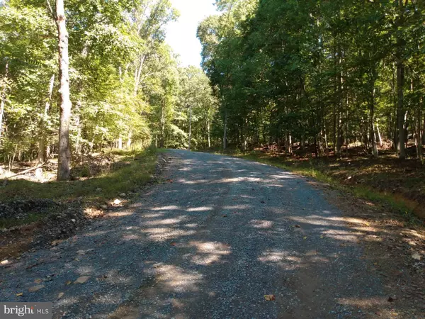 183 POLISH LN, Great Cacapon, WV 25422