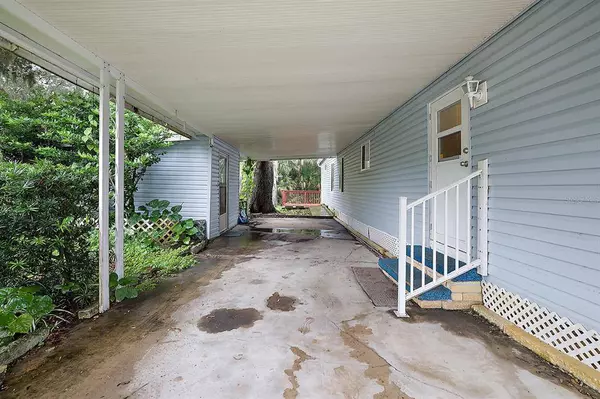 126 SHADOW WOODS LN S, Eustis, FL 32726