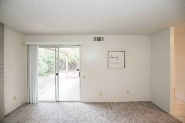 5664 Gearny DR, Sacramento, CA 95823