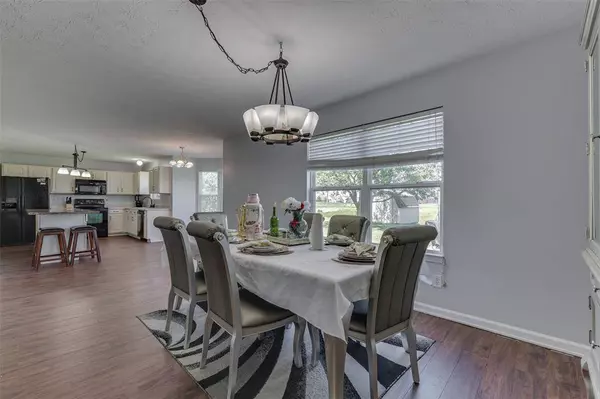 2410 Monarchy LN, Greenwood, IN 46143