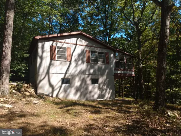 183 POLISH LN, Great Cacapon, WV 25422