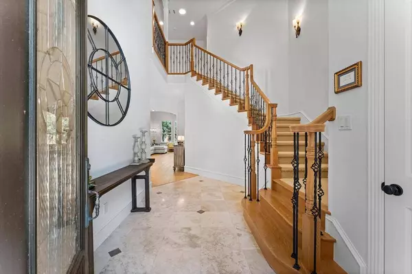 2 Cedar Chase PL, The Woodlands, TX 77381