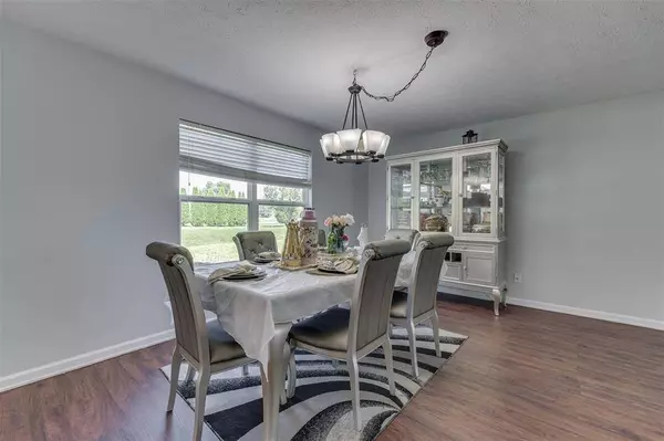 2410 Monarchy LN, Greenwood, IN 46143