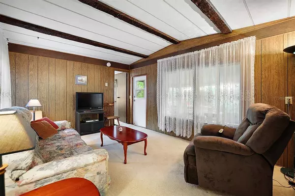 126 SHADOW WOODS LN S, Eustis, FL 32726