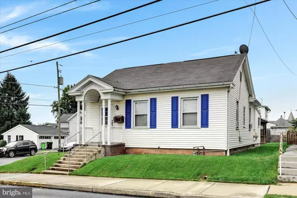 17 S CHERRY ST, Myerstown, PA 17067