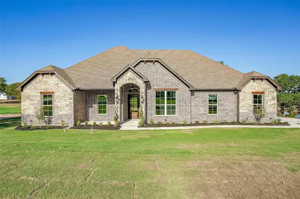 1009 Henry Way, Springtown, TX 76082