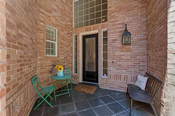 2 Cedar Chase PL, The Woodlands, TX 77381