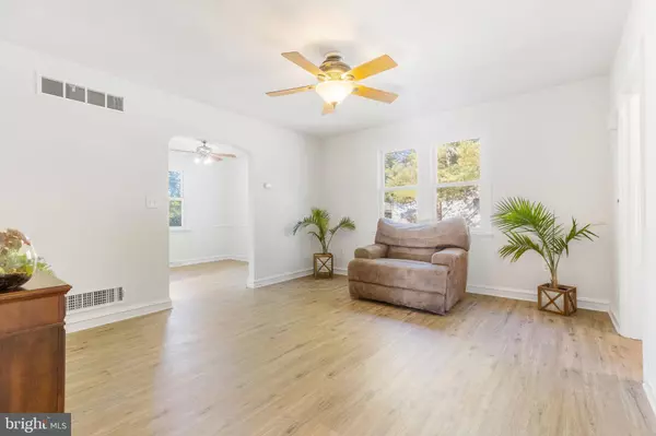 806 HARVEY RD, Claymont, DE 19703