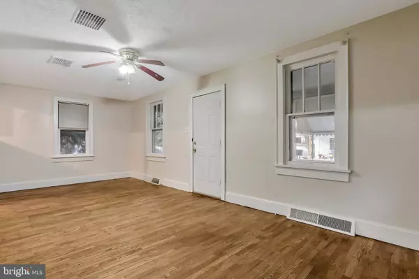 240 SHORT ST, Front Royal, VA 22630