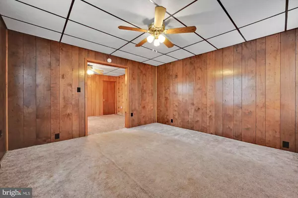 17 S CHERRY ST, Myerstown, PA 17067