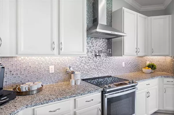 17166 HICKORY WIND DR, Clermont, FL 34711