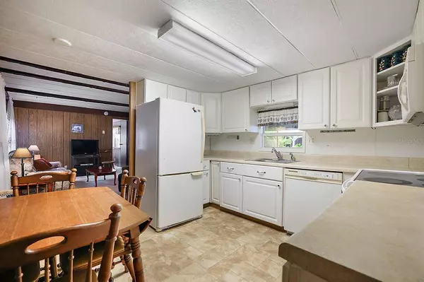 126 SHADOW WOODS LN S, Eustis, FL 32726