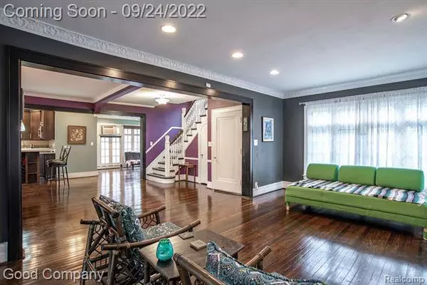 17522 WILDEMERE Street, Detroit, MI 48221