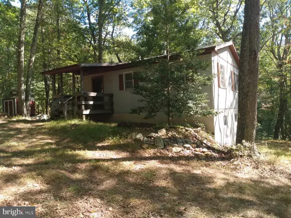 183 POLISH LN, Great Cacapon, WV 25422