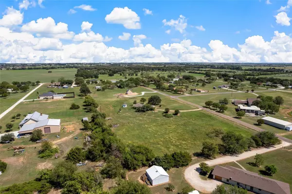 306 Windsong Lane, West, TX 76691
