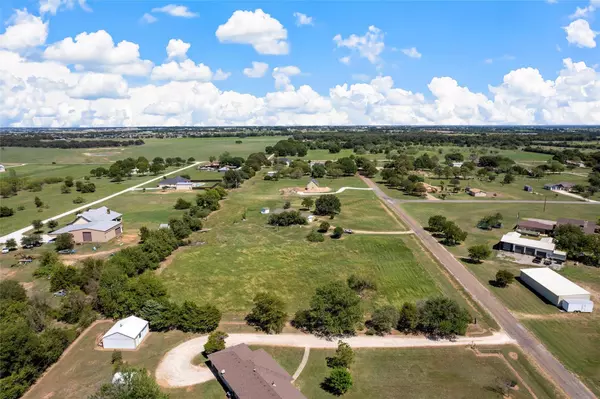 306 Windsong Lane, West, TX 76691