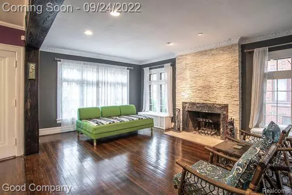 17522 WILDEMERE Street, Detroit, MI 48221