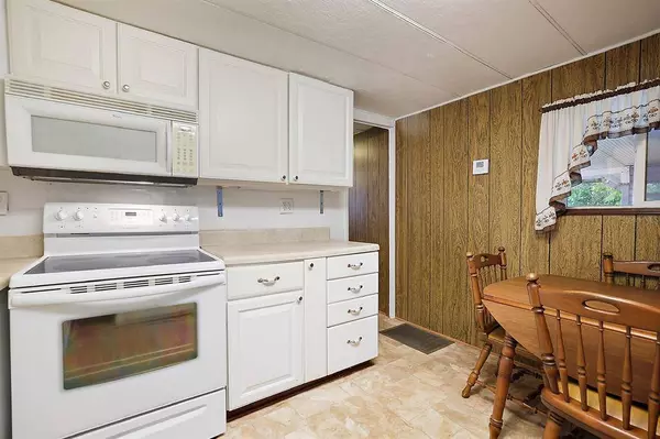 126 SHADOW WOODS LN S, Eustis, FL 32726