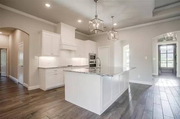 1009 Henry Way, Springtown, TX 76082