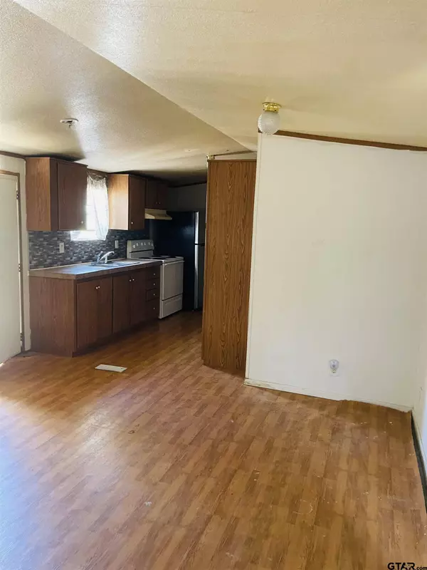 1344 Raintree Lakes Cir., Big Sandy, TX 75755