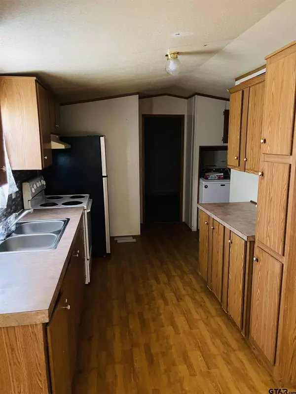 1344 Raintree Lakes Cir., Big Sandy, TX 75755