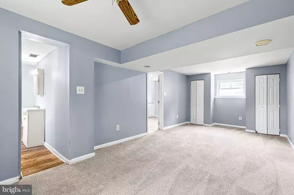 7 CARNEGIE CT, Newark, DE 19713