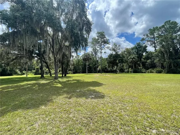 9814 W Riverwood DR, Crystal River, FL 34428