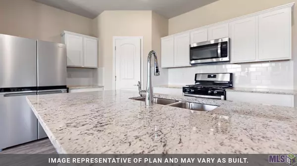 7789 JOE LYNN TRAILS, Denham Springs, LA 70726