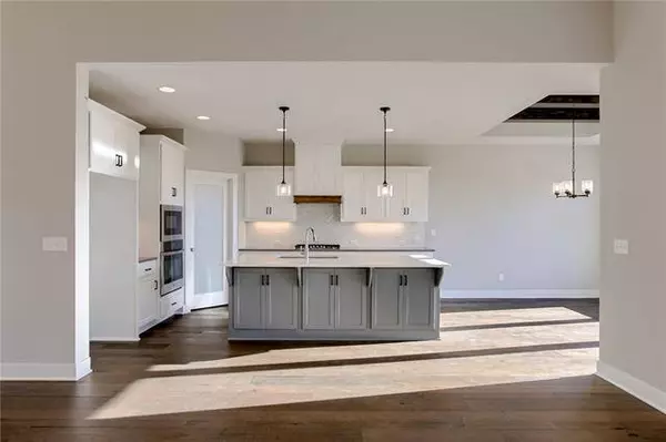 2328 NE Colonnade AVE, Blue Springs, MO 64029