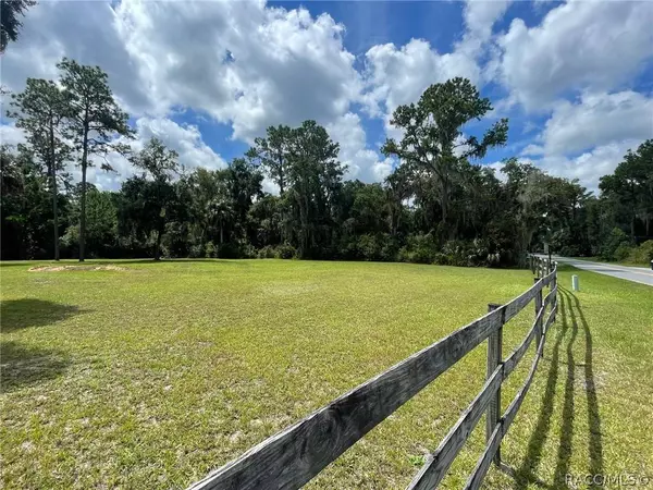 9814 W Riverwood DR, Crystal River, FL 34428