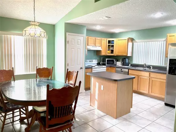 2939 SUMMER WINDS CIR, Saint Cloud, FL 34769