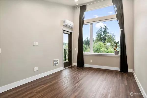 1880 Front ST #205, Lynden, WA 98264