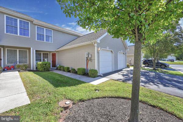 656 MALLARD DR #13C, Etters, PA 17319