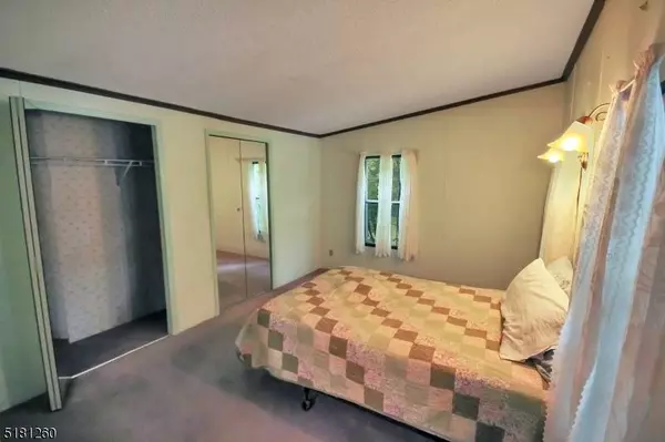 7 Oakwood Trail, White Twp., NJ 07823