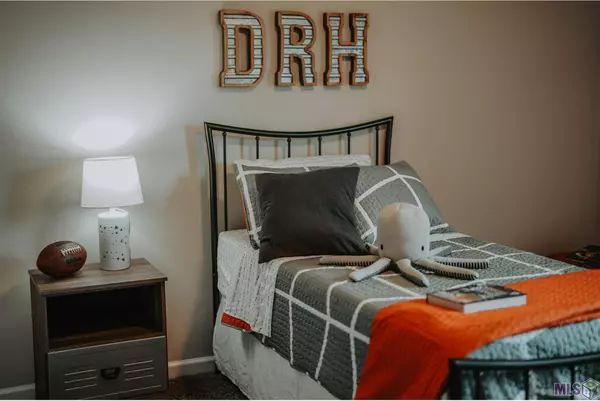 7805 COLLIN TRAILS, Denham Springs, LA 70726