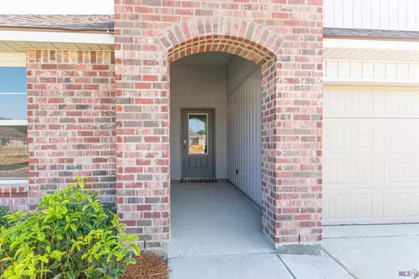 7799 COLLIN TRAILS, Denham Springs, LA 70726