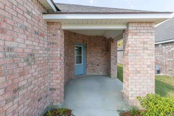 7783 JOE LYNN TRAILS, Denham Springs, LA 70726