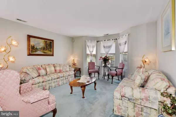 314 VAL DR, Mount Laurel, NJ 08054