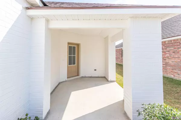 7805 COLLIN TRAILS, Denham Springs, LA 70726