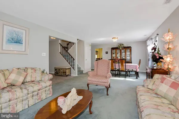 314 VAL DR, Mount Laurel, NJ 08054