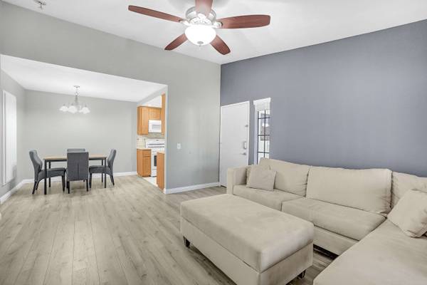 1171 Packers Cir #40, Tustin, CA 92780