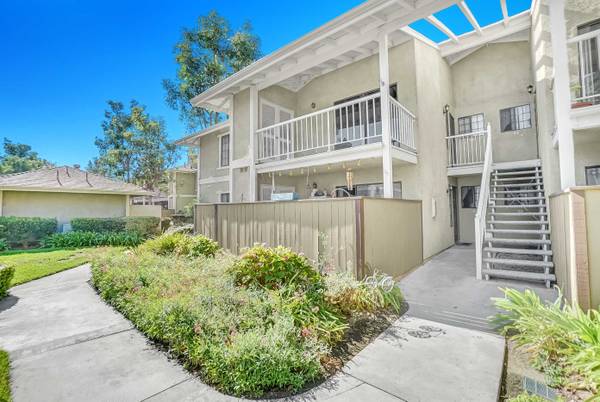 1171 Packers Cir #40, Tustin, CA 92780