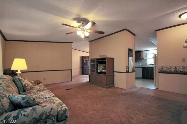 7 Oakwood Trail, White Twp., NJ 07823